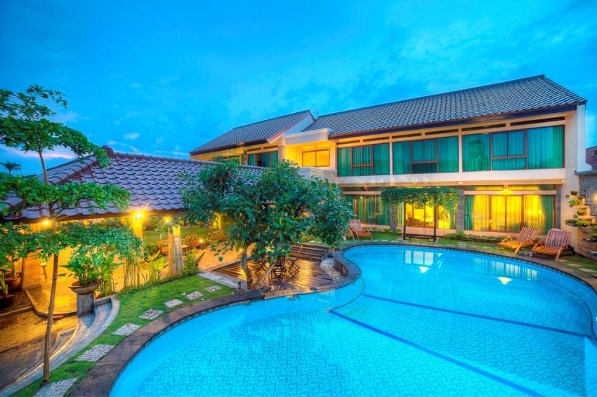 Maharani Guest House Jogjakarta Buitenkant foto