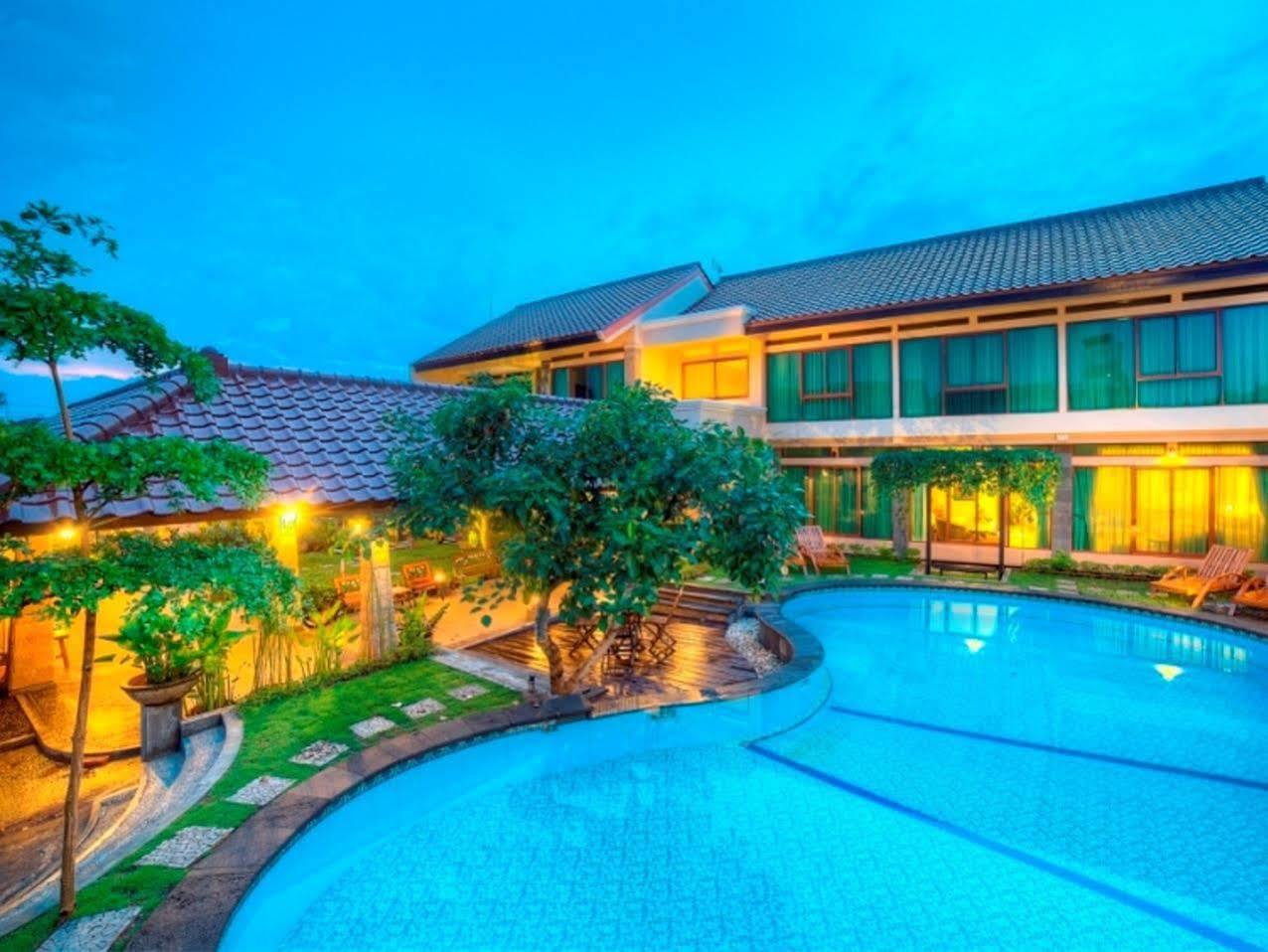 Maharani Guest House Jogjakarta Buitenkant foto
